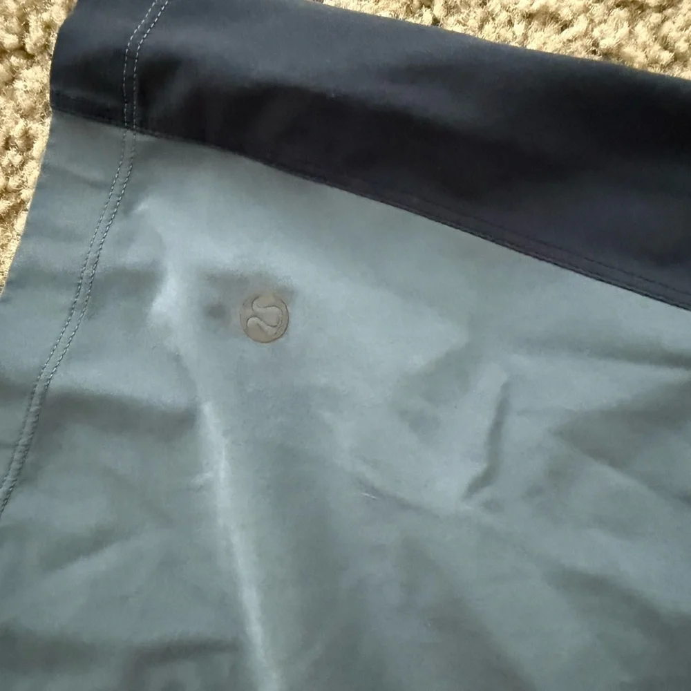 lululemon athletica Blue and Navy Athletic Shorts XXL 11 inch - Picture 2 of 4
